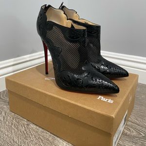 Christian Louboutin
Mandolina 120 Calf/Pat/Fishne